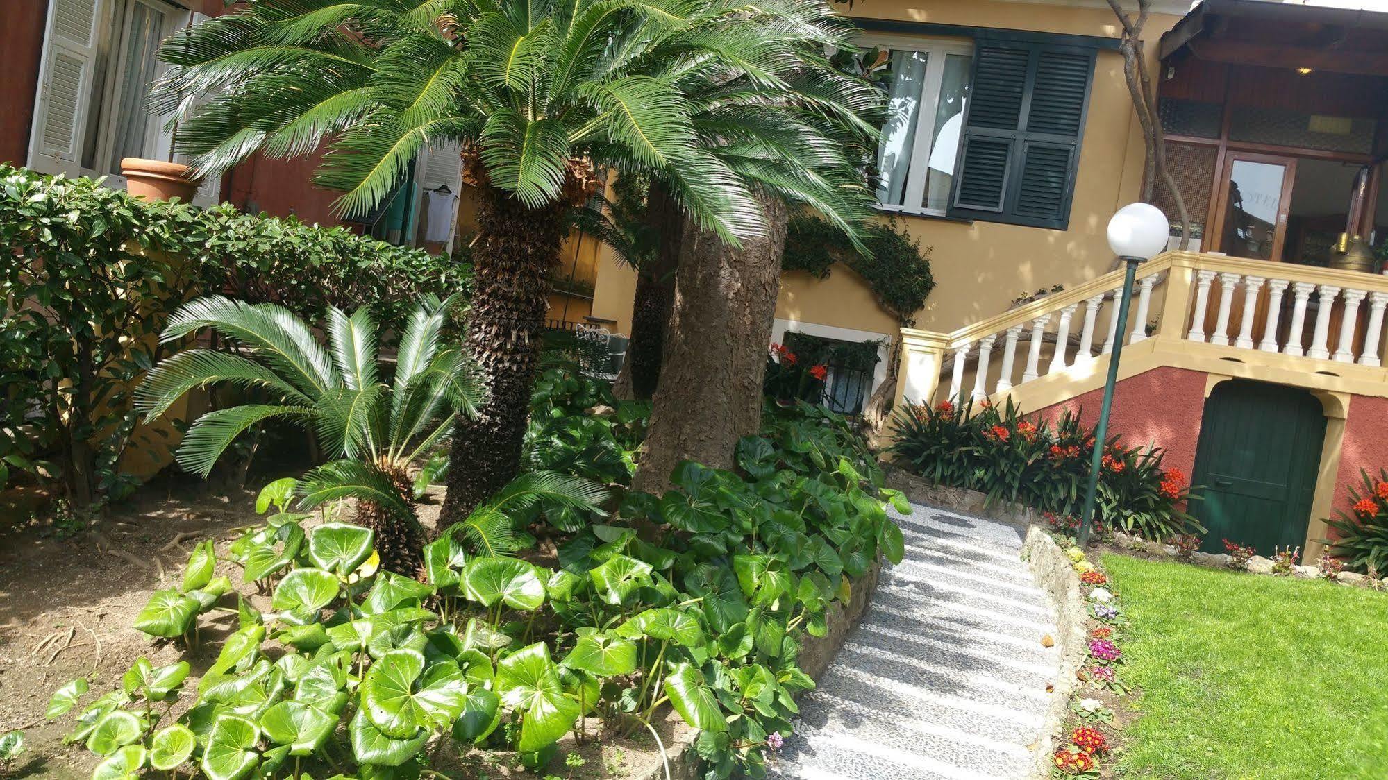 Eden Hotel 3*